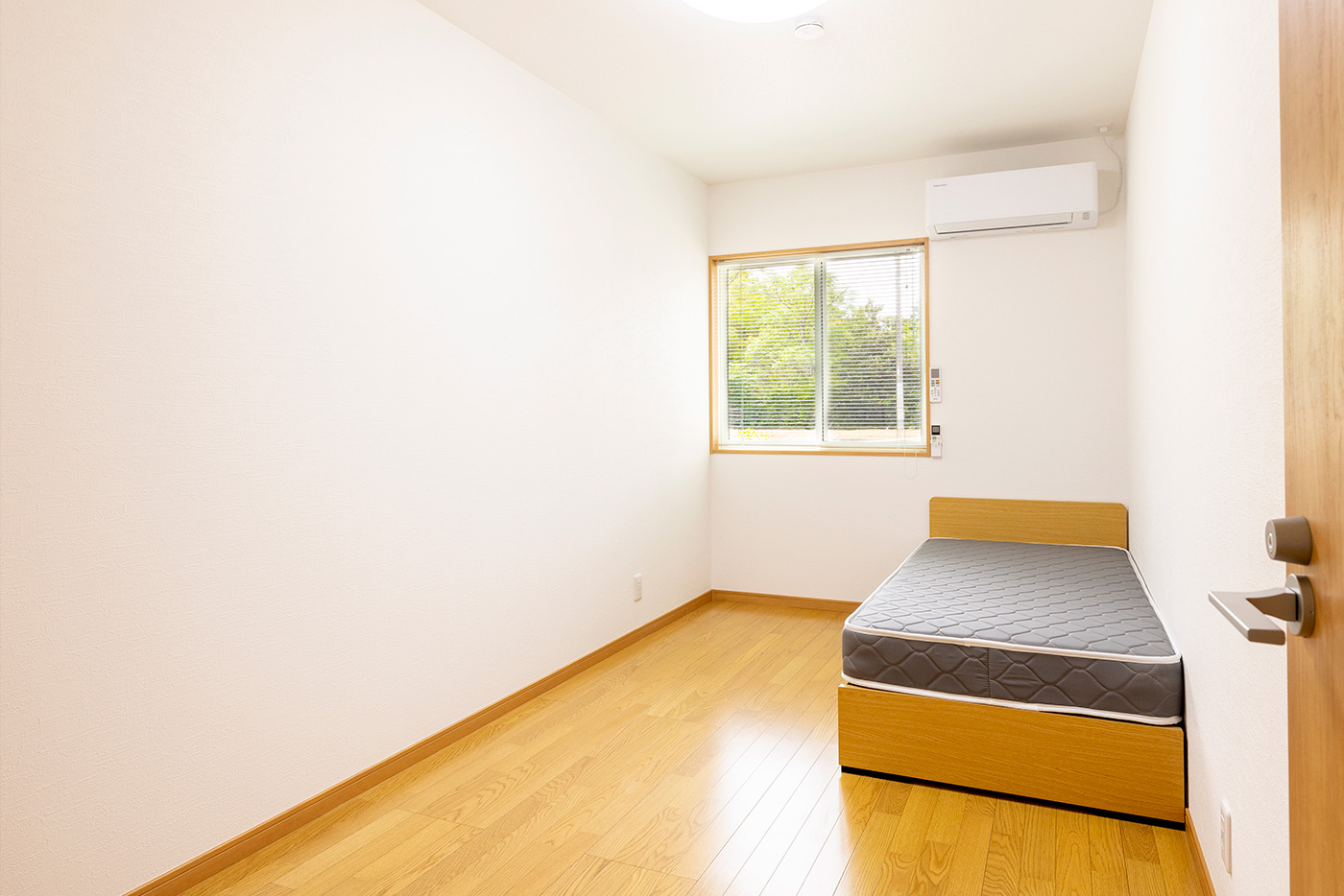 チューリップ第４寮新築　個室